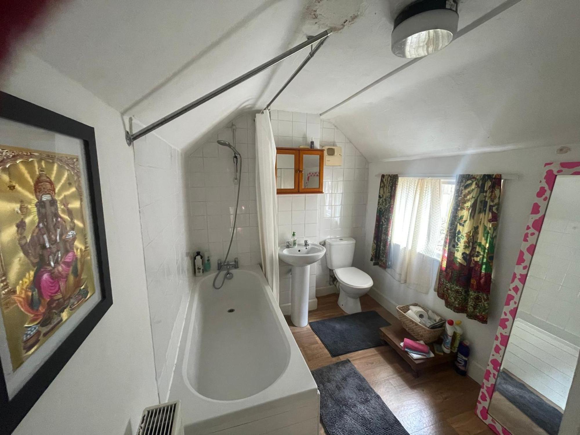 Homestay In The Heart Of Avalon グラストンベリー エクステリア 写真