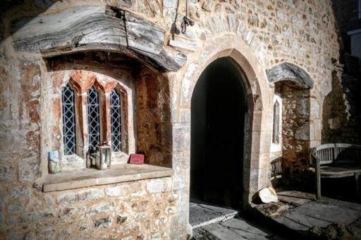 Homestay In The Heart Of Avalon グラストンベリー エクステリア 写真